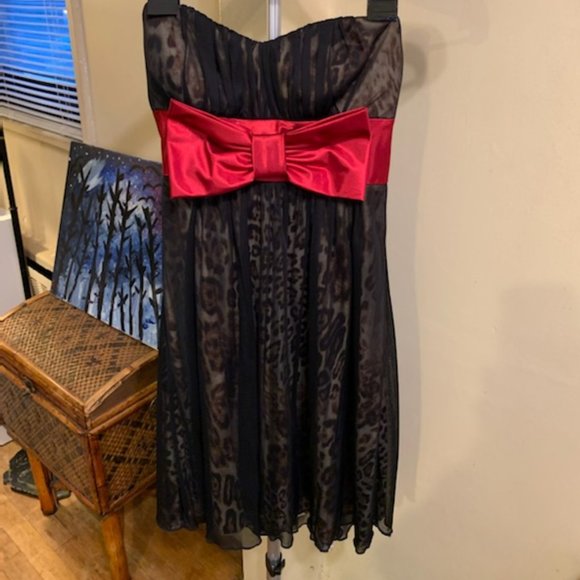 Strapless Animal Print and Overlay dress - Picture 2 of 6